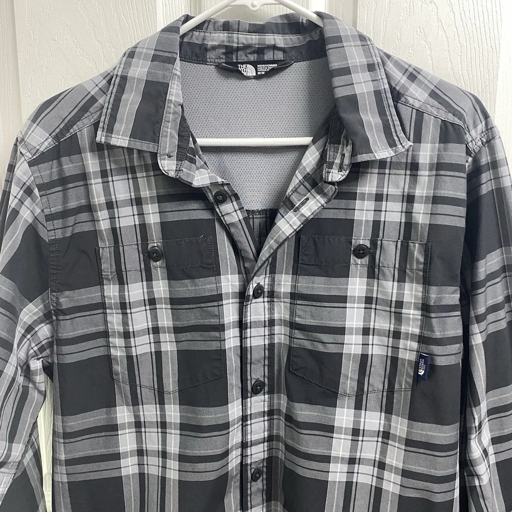 The North Face Men's Gray Plaid‎ Long Sleeve Button Down Dress Shirt Sz. M